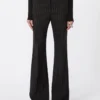 Ausgestellte Nadelstreifen-Wollhose, schwarz Ausgestellte Nadelstreifen-Wollhose, schwarz
