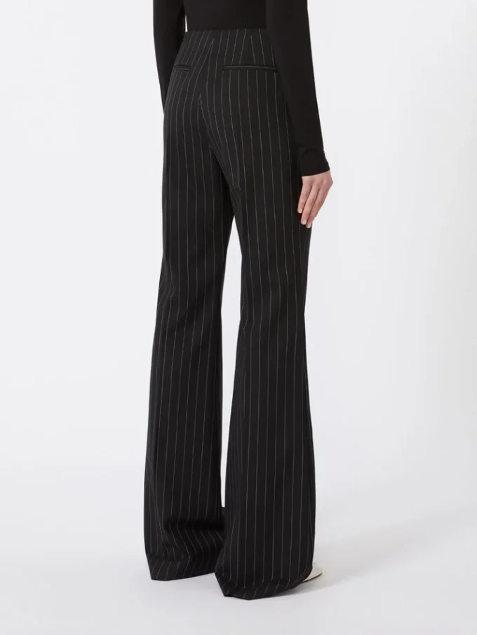 Ausgestellte Nadelstreifen-Wollhose, schwarz Ausgestellte Nadelstreifen-Wollhose, schwarz