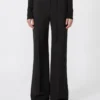 Ausgestellte Stretch-Hose aus Wollstoff, schwarz Ausgestellte Stretch-Hose aus Wollstoff, schwarz