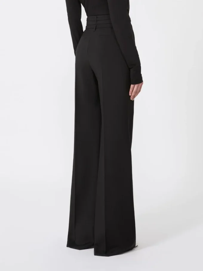 Ausgestellte Stretch-Hose aus Wollstoff, schwarz Ausgestellte Stretch-Hose aus Wollstoff, schwarz