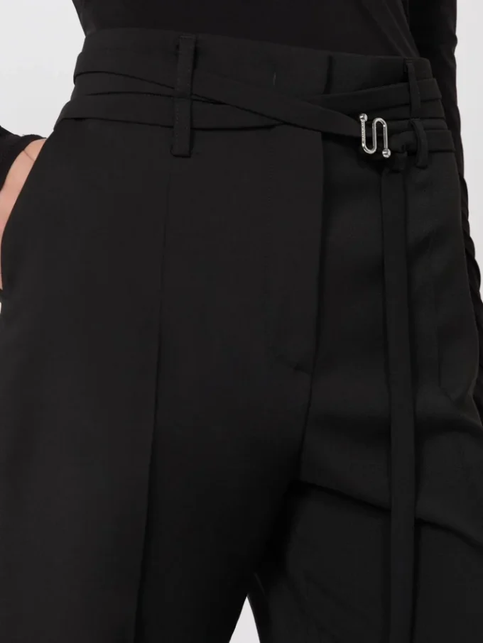 Ausgestellte Stretch-Hose aus Wollstoff, schwarz Ausgestellte Stretch-Hose aus Wollstoff, schwarz