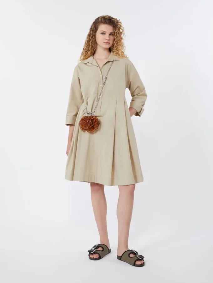 Ausgestelltes Kleid aus Baumwollpopeline, sandfarben