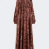 Ausgestelltes Kleid aus bedruckter Seide, bordeauxrot Ausgestelltes Kleid aus bedruckter Seide, bordeauxrot