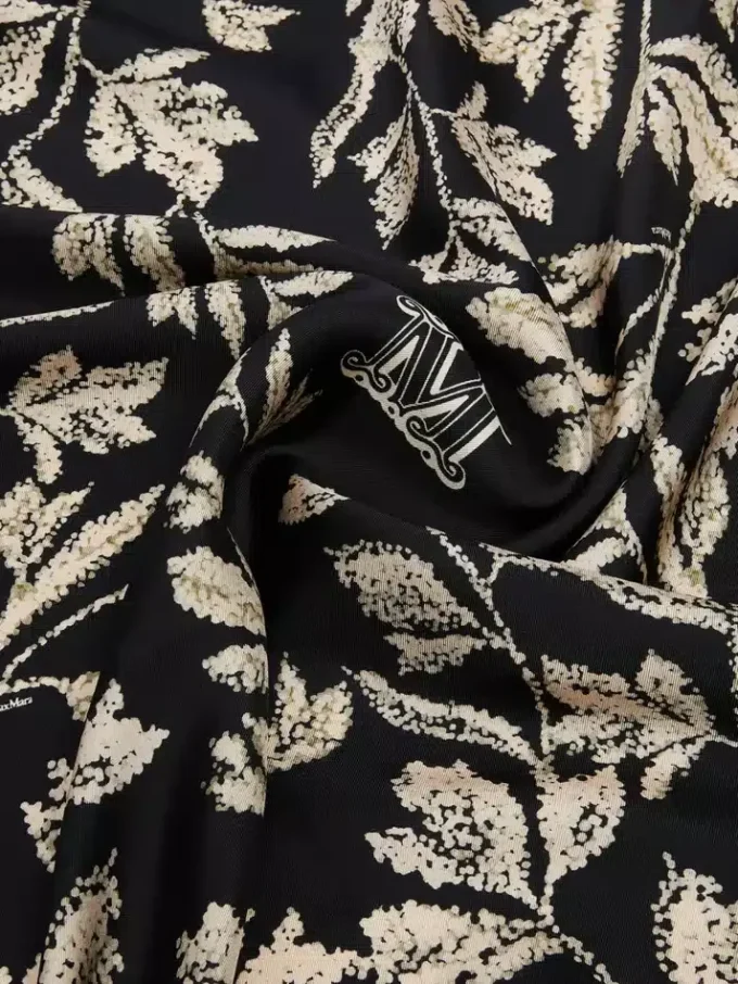 Bedruckter Oversize-Seidenschal, schwarz