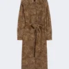 Bedrucktes Hemdkleid aus Seidenkrepp, kamelfarben Bedrucktes Hemdkleid aus Seidenkrepp, kamelfarben