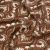 Bedrucktes quadratisches Seidenfoulard, karamellfarben Bedrucktes quadratisches Seidenfoulard, karamellfarben