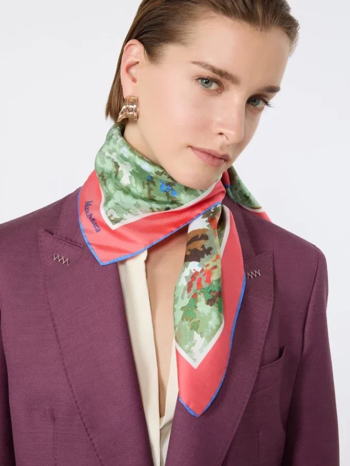 Bedrucktes Seidenfoulard, Antikrosa Bedrucktes Seidenfoulard, Antikrosa