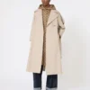Übergroßer, wasserabweisender Trenchcoat aus Twill, sandfarben Übergroßer, wasserabweisender Trenchcoat aus Twill, sandfarben