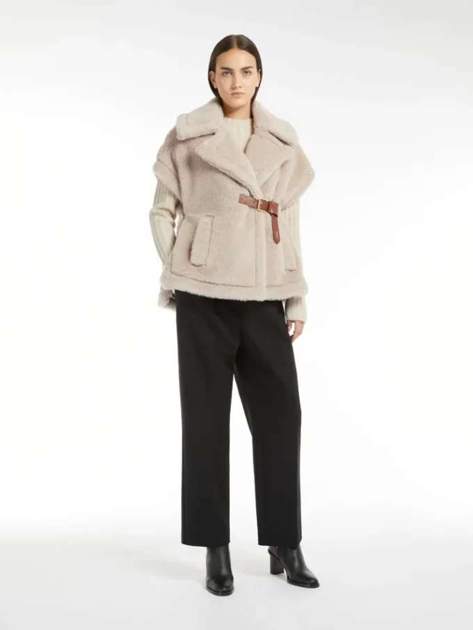 Cape aus Alpaka- und Woll-Teddy-Stoff, beige