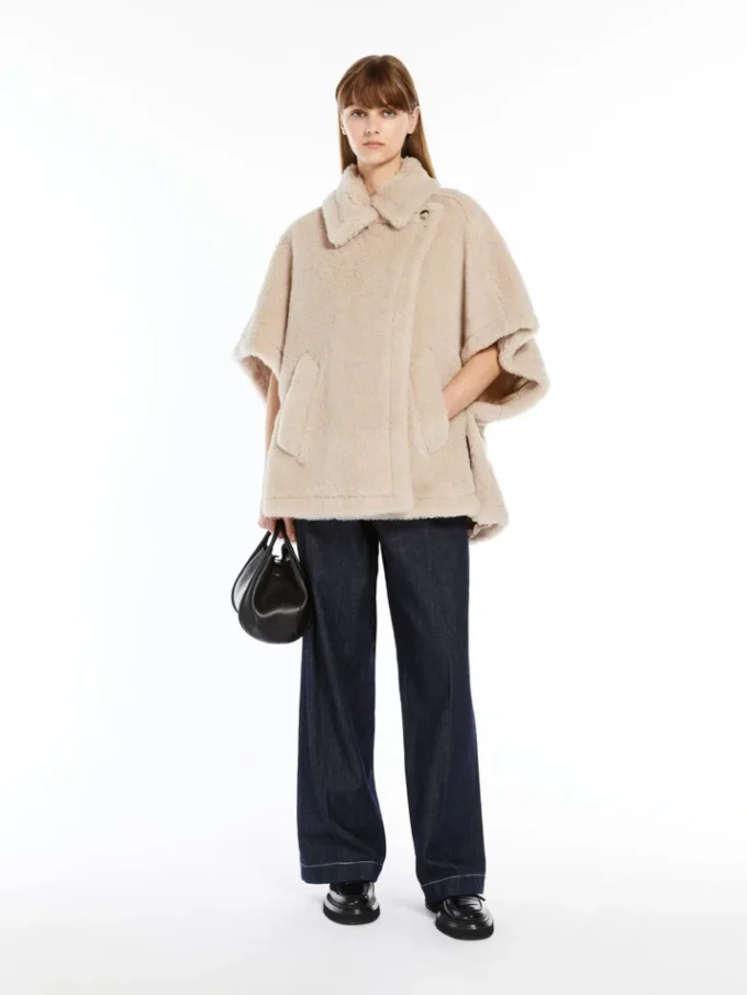 Cape aus Alpaka- und Woll-Teddy-Stoff, beige Cape aus Alpaka- und Woll-Teddy-Stoff, beige