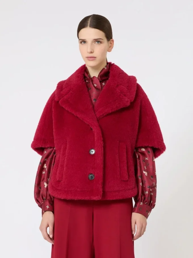 Cape aus Alpaka- und Woll-Teddy-Stoff, rot