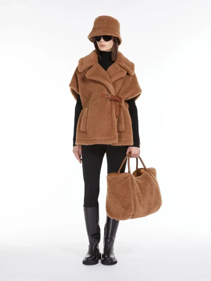 Cape aus Teddy-Stoff, kamelfarben Cape aus Teddy-Stoff, kamelfarben