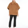 Cape aus Teddy-Stoff, kamelfarben Cape aus Teddy-Stoff, kamelfarben