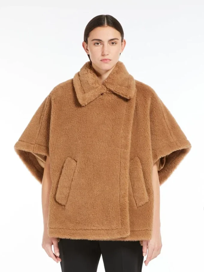 Cape aus Teddy-Stoff, kamelfarben Cape aus Teddy-Stoff, kamelfarben