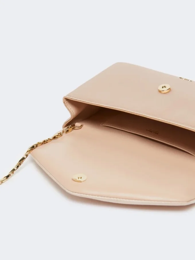 Clutch aus Viskose und Seidensatin, puderfarben Clutch aus Viskose und Seidensatin, puderfarben