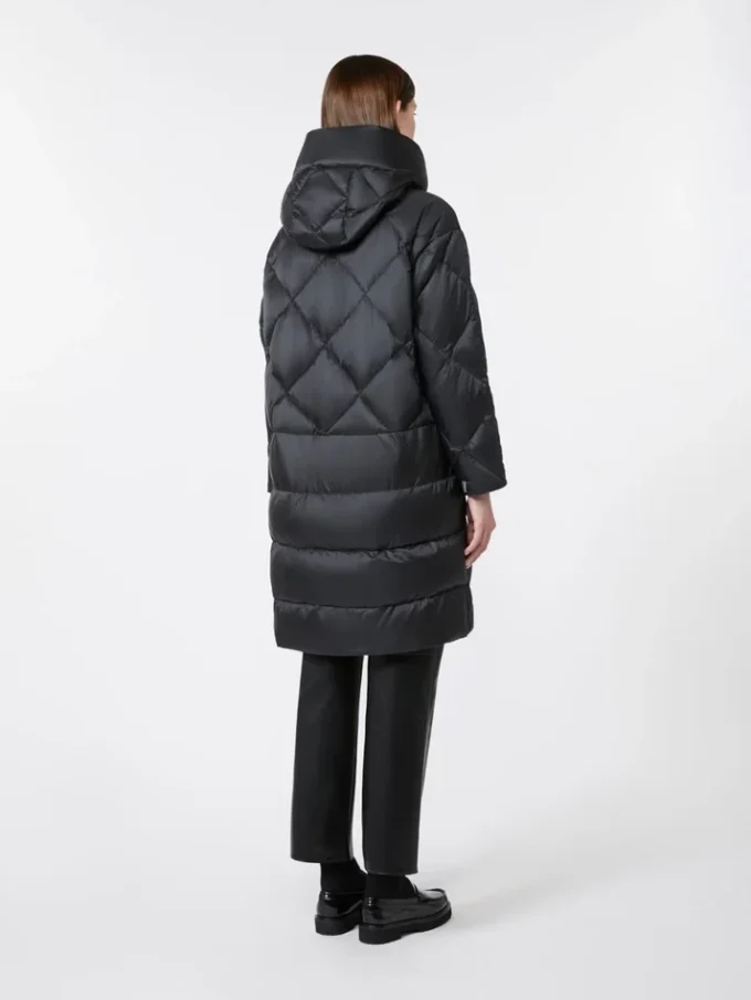 Daunenjacke aus schillerndem, wasserabweisendem Stoff, schwarz