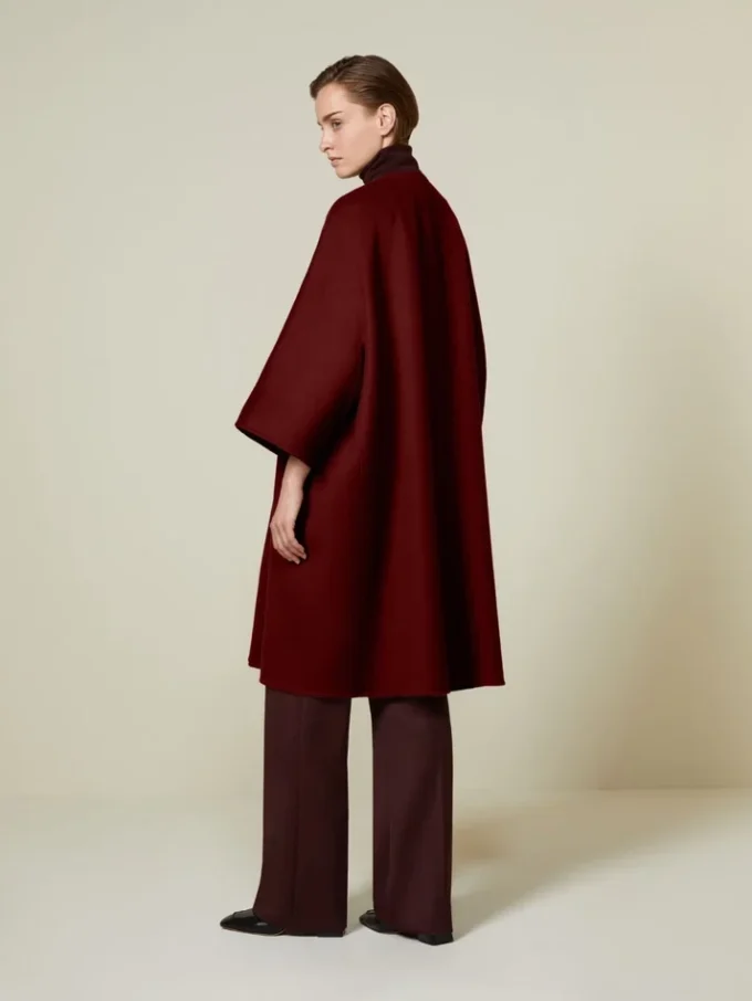Doppelter Kaschmir-Cape-Mantel, dunkelrot Doppelter Kaschmir-Cape-Mantel, dunkelrot
