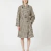 Gemusterter, wasserabweisender Trenchcoat aus Twill, kaffeefarben Gemusterter, wasserabweisender Trenchcoat aus Twill, kaffeefarben
