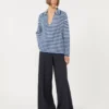 Gerippter Kaschmirpullover, weiß-blau Gerippter Kaschmirpullover, weiß-blau