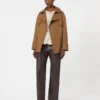 Wasserabweisender Trenchcoat aus Baumwolle mit Zweireiher-Schlitz, tabakfarben