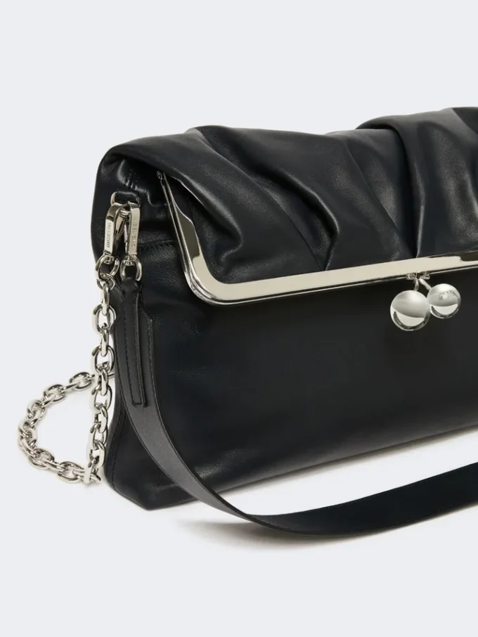 Glänzende Pasticcino-Tasche aus Nappaleder, ultramarinblau