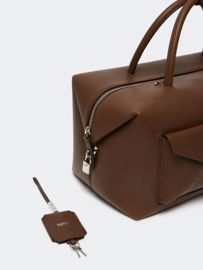 Große Boston-Tasche aus Leder mit Taschen, braun Große Boston-Tasche aus Leder mit Taschen, braun