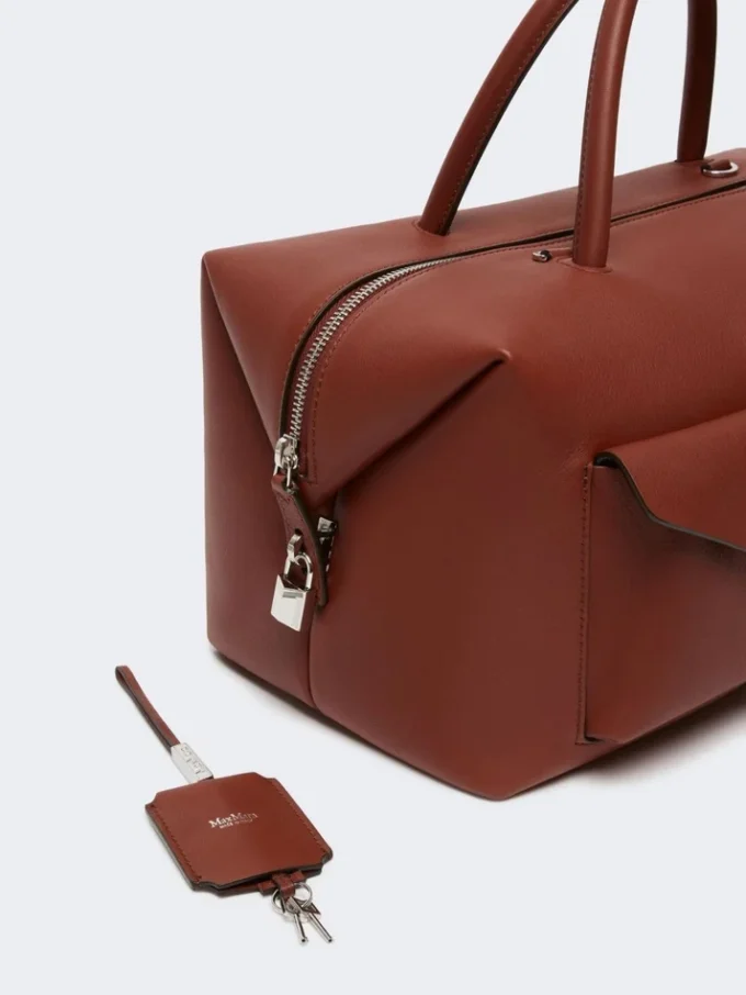 Große Boston-Tasche aus Leder mit Taschen, rostfarben Große Boston-Tasche aus Leder mit Taschen, rostfarben