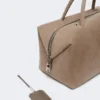 Große Boston-Tasche aus Nubukleder, taubengrau Große Boston-Tasche aus Nubukleder, taubengrau