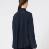 Hemd aus Seiden-Crêpe de Chine, ultramarinblau Hemd aus Seiden-Crêpe de Chine, ultramarinblau