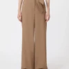 Hose aus Stretch-Wollstoff, haselnussbraun Hose aus Stretch-Wollstoff, haselnussbraun