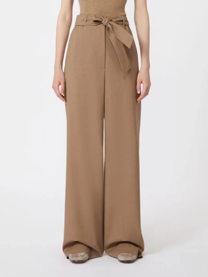 Hose aus Stretch-Wollstoff, haselnussbraun Hose aus Stretch-Wollstoff, haselnussbraun