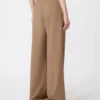 Hose aus Stretch-Wollstoff, haselnussbraun Hose aus Stretch-Wollstoff, haselnussbraun