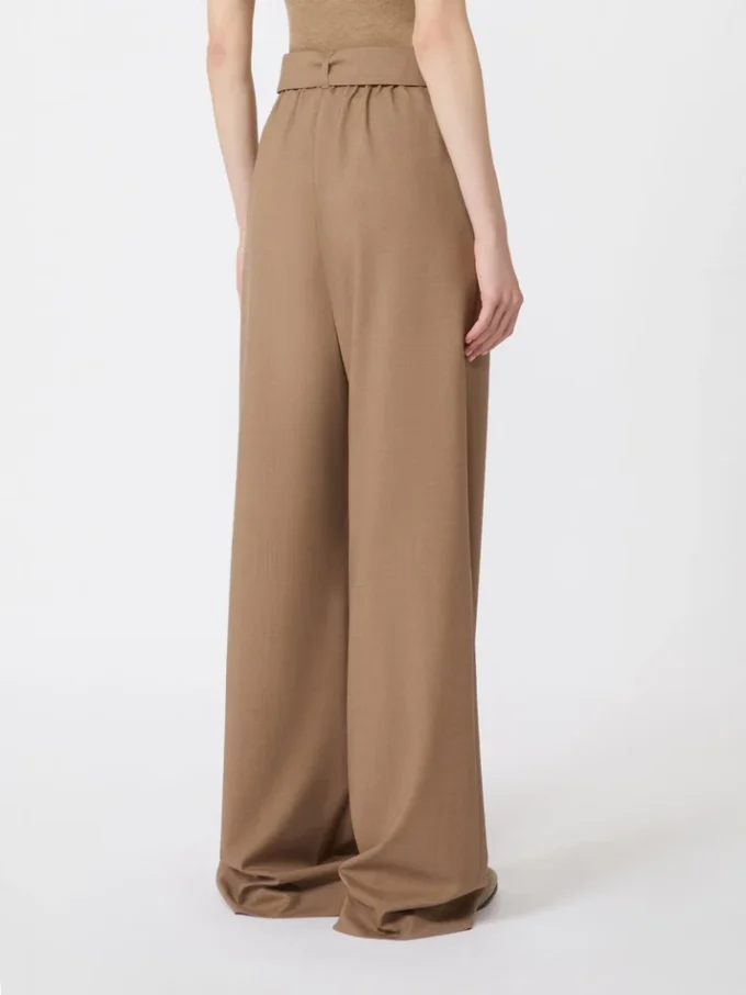 Hose aus Stretch-Wollstoff, haselnussbraun Hose aus Stretch-Wollstoff, haselnussbraun