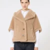 Kape aus Teddy-Stoff aus Alpaka und Kaschmir in boxiger Passform, beige Kape aus Teddy-Stoff aus Alpaka und Kaschmir in boxiger Passform, beige