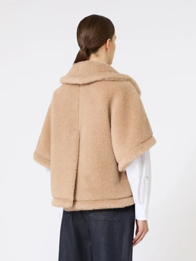Kape aus Teddy-Stoff aus Alpaka und Kaschmir in boxiger Passform, beige Kape aus Teddy-Stoff aus Alpaka und Kaschmir in boxiger Passform, beige
