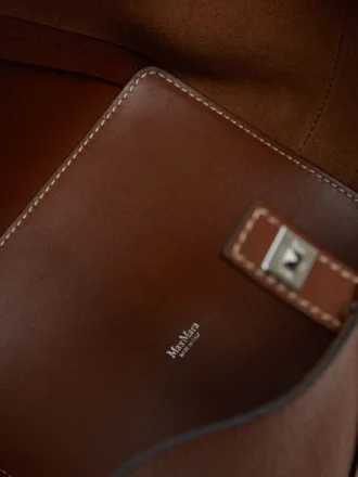 Kleine Beuteltasche, braun