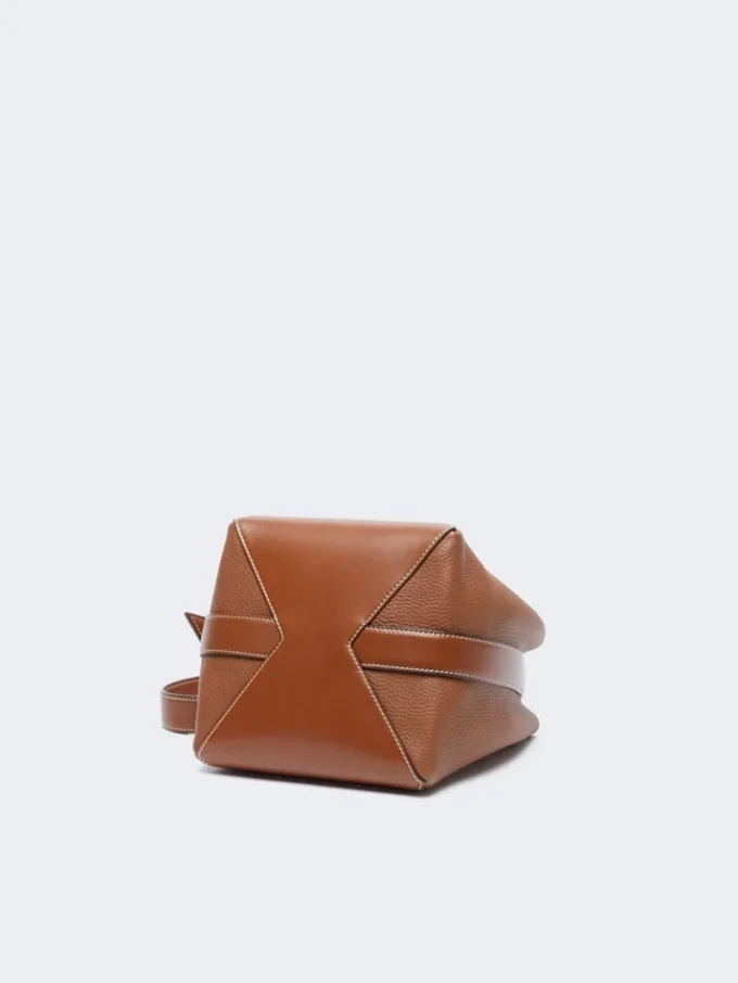 Kleine Beuteltasche, braun