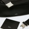 Kleine Handtasche aus technischem Netzgewebe, schwarz