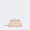 Kleine Pasticcino-Tasche aus Wildleder, puderfarben Kleine Pasticcino-Tasche aus Wildleder, puderfarben