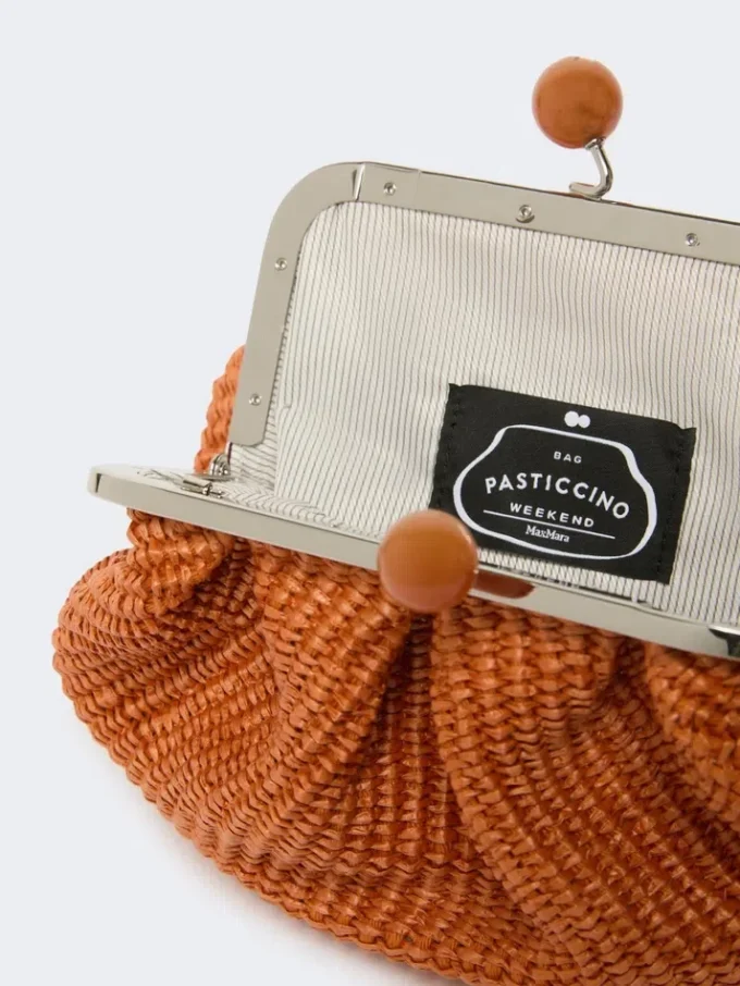 Kleine Pasticcino-Tasche in Raffia-Optik, lachsfarben Kleine Pasticcino-Tasche in Raffia-Optik, lachsfarben