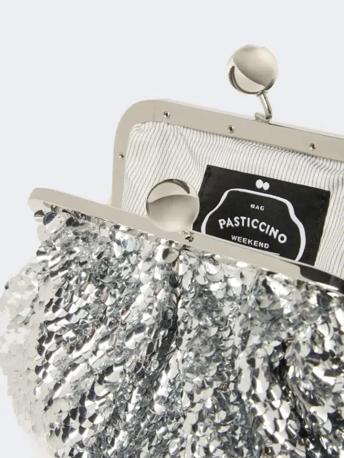 Kleine Satin-Pasticcino-Tasche mit Pailletten, silber Kleine Satin-Pasticcino-Tasche mit Pailletten, silber