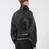 Kurze Lederjacke, schwarz Kurze Lederjacke, schwarz
