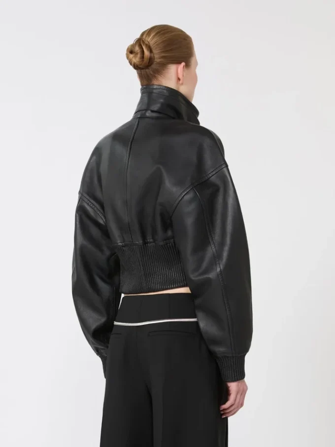 Kurze Lederjacke, schwarz Kurze Lederjacke, schwarz