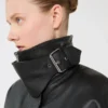 Kurze Lederjacke, schwarz Kurze Lederjacke, schwarz