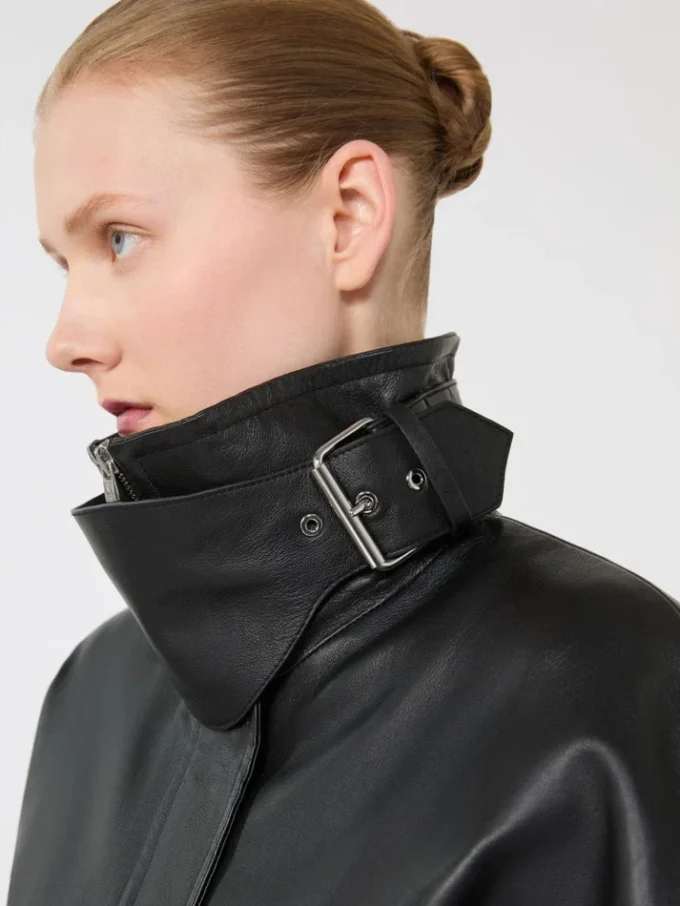 Kurze Lederjacke, schwarz Kurze Lederjacke, schwarz