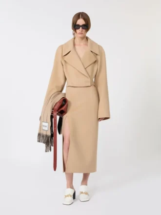Kurze Oberbekleidung aus Pure Wool, karamellfarben