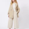 Kurzer Trenchcoat aus wasserabweisendem Canvas, beige