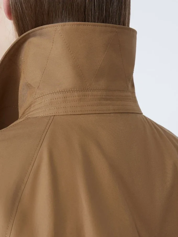 Kurzer, wasserabweisender Trenchcoat aus Twill, braun Kurzer, wasserabweisender Trenchcoat aus Twill, braun