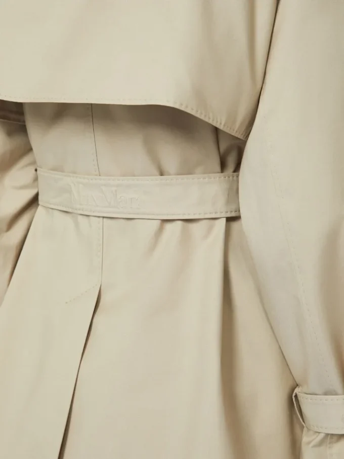 Kurzer, wasserabweisender Trenchcoat aus Twill, sandfarben Kurzer, wasserabweisender Trenchcoat aus Twill, sandfarben
