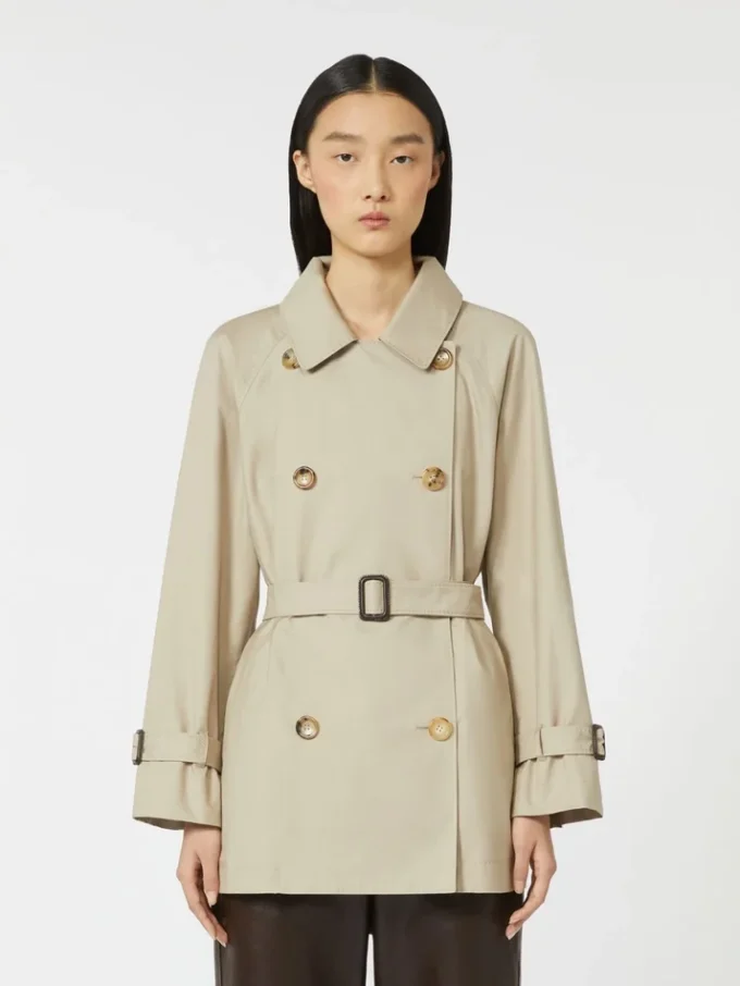 Kurzer, wasserabweisender Trenchcoat aus Twill, sandfarben Kurzer, wasserabweisender Trenchcoat aus Twill, sandfarben